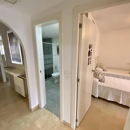Peace Views And Terrace In Apartamento Marbella