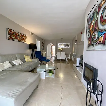 Apartment Peace Views And Terrace In Marbella