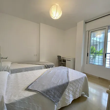 Peace Views And Terrace In Apartment